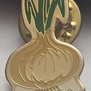 Bermuda Onion Pin Gold Tone